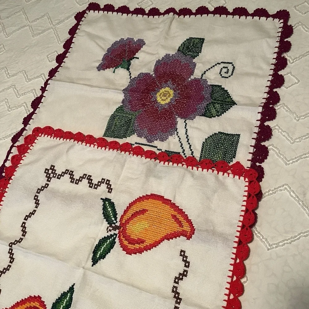 VTG  Needlepoint Tea Towels Set Of 2 Crochet‎ Trim Farmhouse Chic Handmade Decor